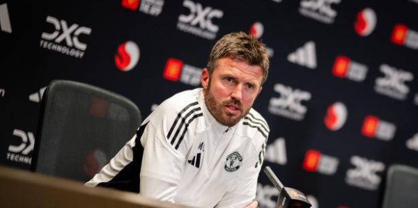 一夜巨变！曼联新帅人选曝光，欧冠前景再添变数