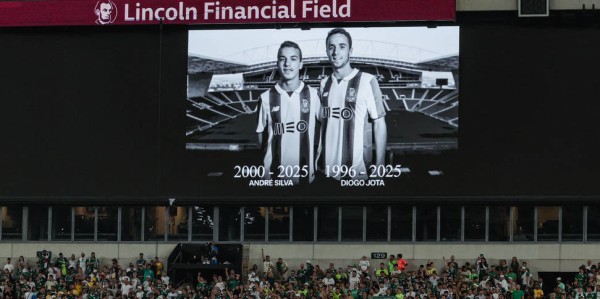 高清：世俱杯切尔西2-1进四强 赛前悼念若塔兄弟
        
    高清：世俱杯切尔西2-1进四强 赛前悼念若塔兄弟